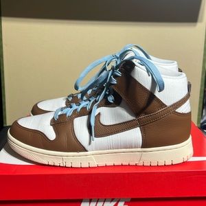 Nike Dunk HI Retro PRM, Men’s 9. Worn twice, MINT.